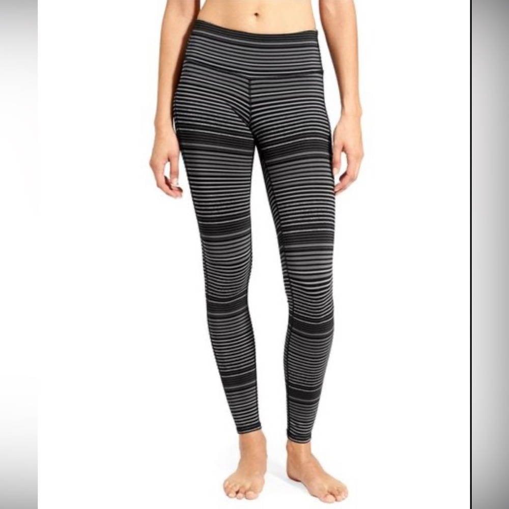Awesome Athleta Block Stripe Chaturanga
Leggings